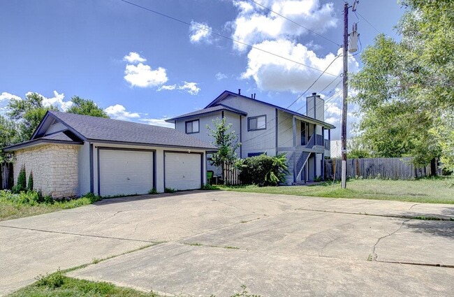 1900 Rawhide Dr