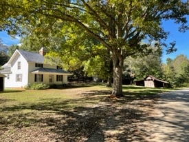 651 Mc Abee Rd in Chesnee, SC - Building Photo