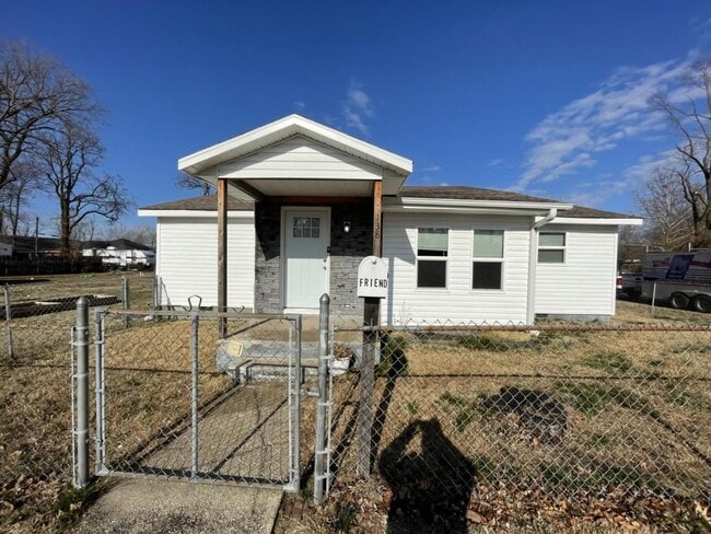 property at 138 E Hannum St