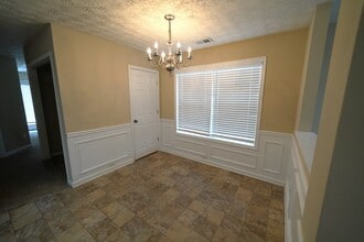 221 Alton Cir in Villa Rica, GA - Building Photo - Building Photo