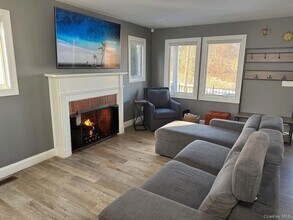 17 Prospect St in Glen Head, NY - Building Photo - Building Photo
