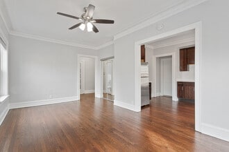 1059 W Glenlake Ave in Chicago, IL - Building Photo - Building Photo