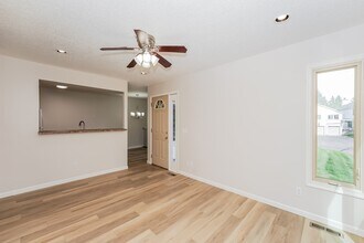 373 Elan Ct in St. Paul, MN - Building Photo - Building Photo