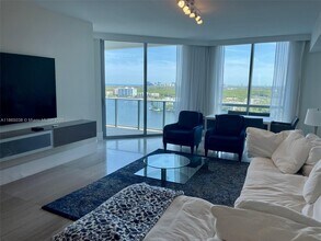 17111 Biscayne Blvd, Unit # 1806 in Aventura, FL - Building Photo - Building Photo