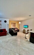 290 NW 109th Ave in Miami, FL - Building Photo - Building Photo