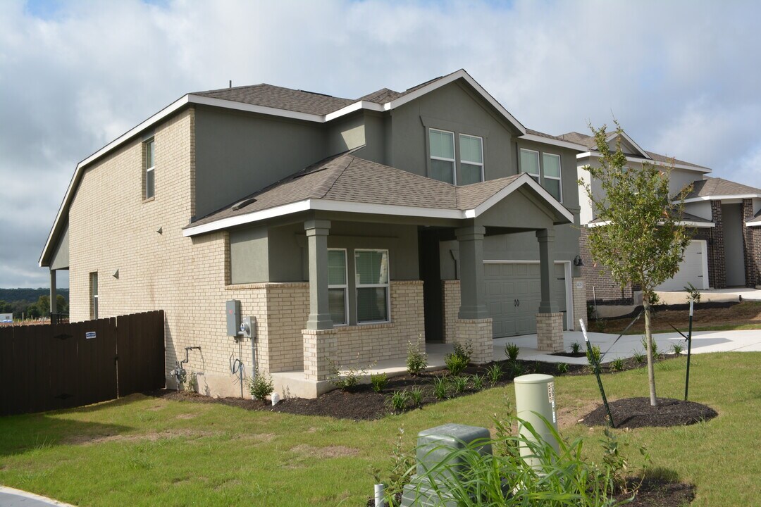 4128 Home Pl Rd in Andice, TX - Building Photo