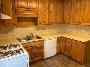 604 N Pine Hill Rd in Griffin, GA - Building Photo - Building Photo
