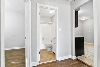 4206 Laura Ave in Shively, KY - Building Photo - Building Photo