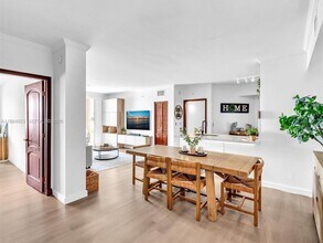 17150 N Bay Rd, Unit 2205 in Sunny Isles Beach, FL - Building Photo - Building Photo