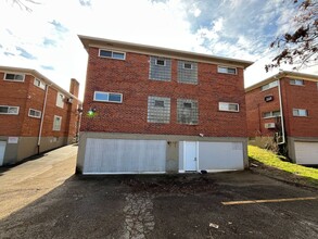 1616 Pelham Pl-Unit -Place #1 in Cincinnati, OH - Foto de edificio - Building Photo