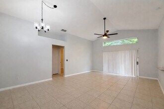 2992 Joseph Cir in Oviedo, FL - Building Photo - Building Photo