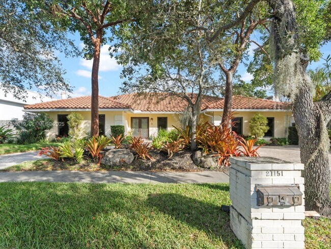 21151 NE 22nd Ct in Miami, FL - Building Photo - Building Photo