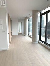 81 Wellesley St E in Toronto, ON - Building Photo - Building Photo