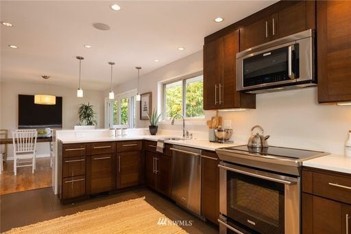 property at 2904 W Tilden St