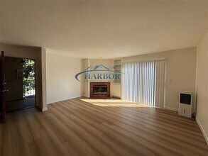 961 W 1st St in San Pedro, CA - Building Photo - Building Photo