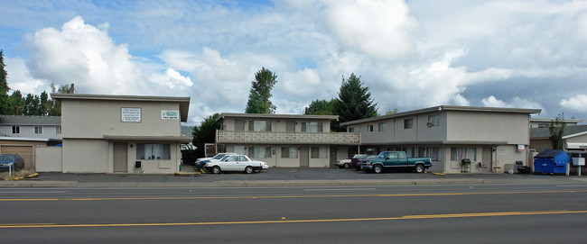 Thurston Townhouse Apartments in Springfield, OR - Building Photo - Building Photo