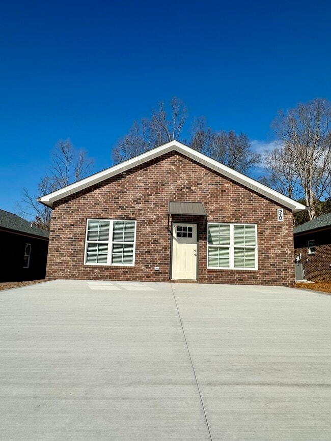 property at 210 Kinniard Rd