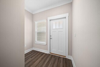 222 N Sand Palm Rd in Freeport, FL - Foto de edificio - Building Photo