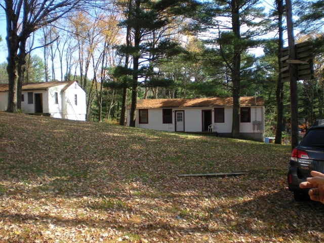 143 St Josephs Hill Rd in Forestburgh, NY - Foto de edificio