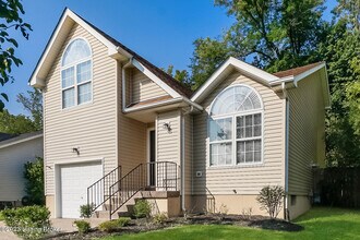 4218 Willowview Blvd in Louisville, KY - Foto de edificio - Building Photo