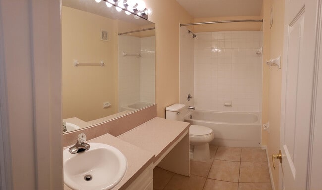 2807 Fan Palm Dr in Davenport, FL - Building Photo - Building Photo