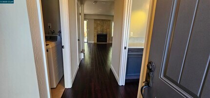 1597 Ashwood Dr in Martinez, CA - Building Photo - Building Photo