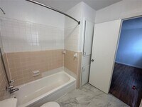 4921 Crawford St photo'