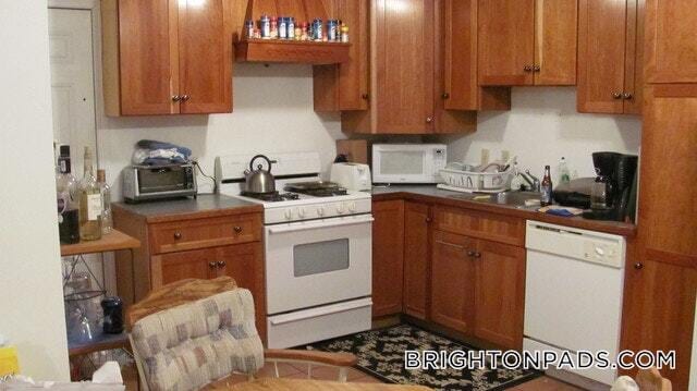 17 Cummings Rd, Unit B in Boston, MA - Foto de edificio - Building Photo