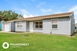 2152 SE South Buttonwood Dr in Port St. Lucie, FL - Building Photo - Building Photo