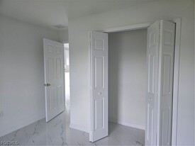 2707 30th St SW in Lehigh Acres, FL - Building Photo