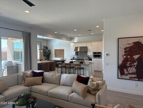 9640 W Monterey Way in Phoenix, AZ - Building Photo - Building Photo