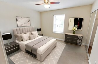 Country Club Manor in Williamsville, NY - Foto de edificio - Building Photo