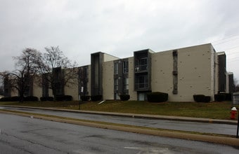 University Park Apartments in Toledo, OH - Foto de edificio - Building Photo
