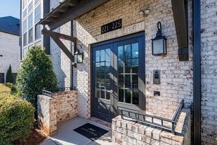 225 Britten Pass in Alpharetta, GA - Building Photo