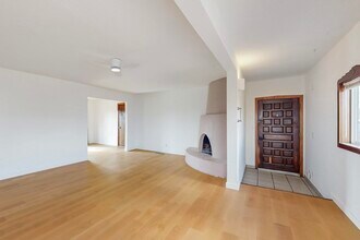 9913 La Paz Dr in Albuquerque, NM - Building Photo - Building Photo