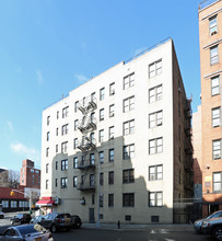 323 E Gun Hill Rd in Bronx, NY - Building Photo - Building Photo