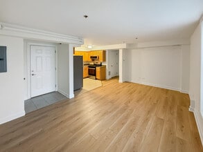 206 W Main St in St. Charles, IL - Building Photo - Building Photo