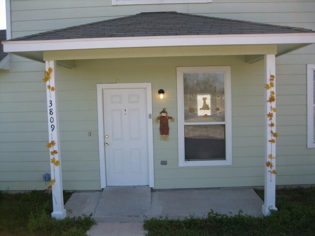 3809 E Martin Luther King Jr Blvd in Austin, TX - Building Photo - Building Photo