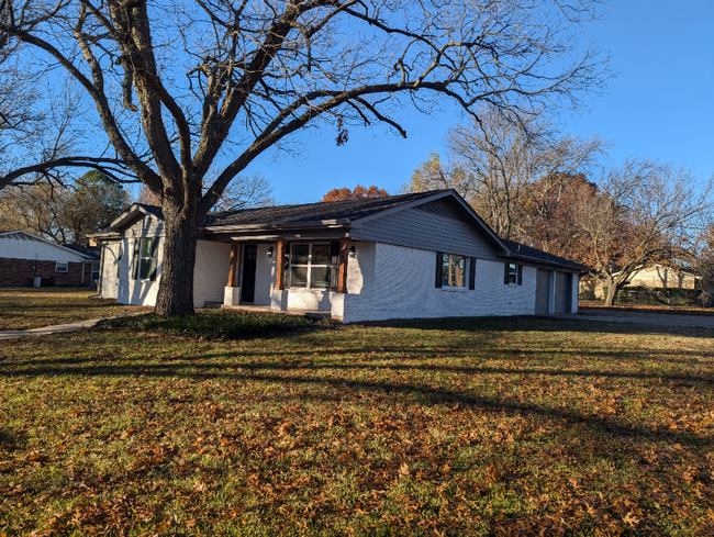 3010 Canterbury Cir in Sherman, TX - Building Photo - Building Photo