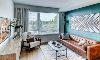 15551 NE Turing St in Redmond, WA - Building Photo