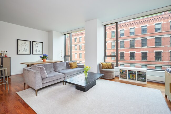 505 Greenwich St in New York, NY - Building Photo - Building Photo