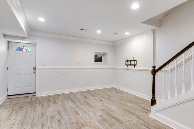 521 Columbia Rd NW in Washington, DC - Building Photo - Building Photo