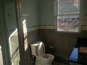 53 Bates St, Unit 2 in Pittsburgh, PA - Foto de edificio - Building Photo