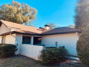 940 Fenton Ln in Lakeland, FL - Building Photo - Building Photo