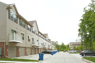 Clover Apartments in Ypsilanti, MI - Building Photo - Building Photo