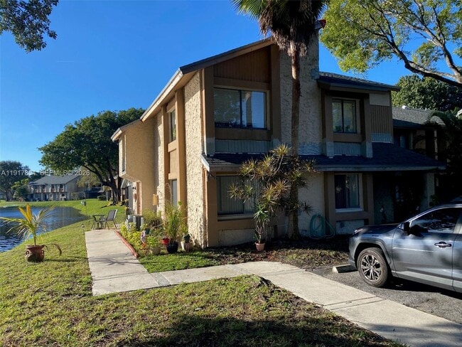 property at 200 Wimbledon Lakes Dr