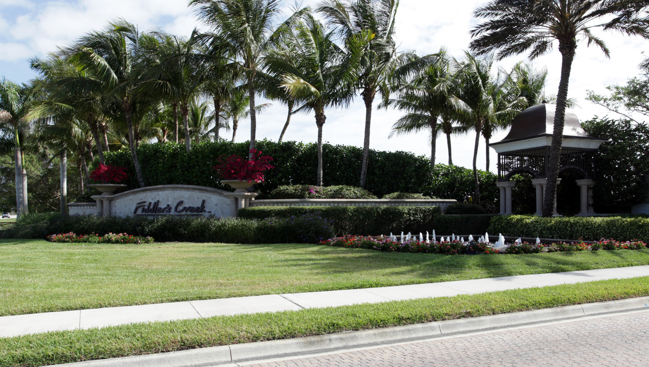 Callista at Fiddler's Creek in Naples, FL - Foto de edificio