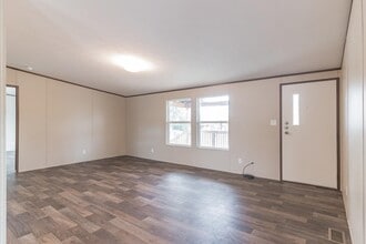 104 E Castleshoals Dr in Granite Shoals, TX - Building Photo - Building Photo