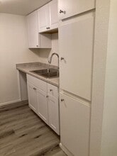 1620 N Wilmot Rd in Tucson, AZ - Building Photo - Building Photo