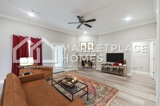 569 Silver Hill Dr in Pearl, MS - Foto de edificio - Building Photo